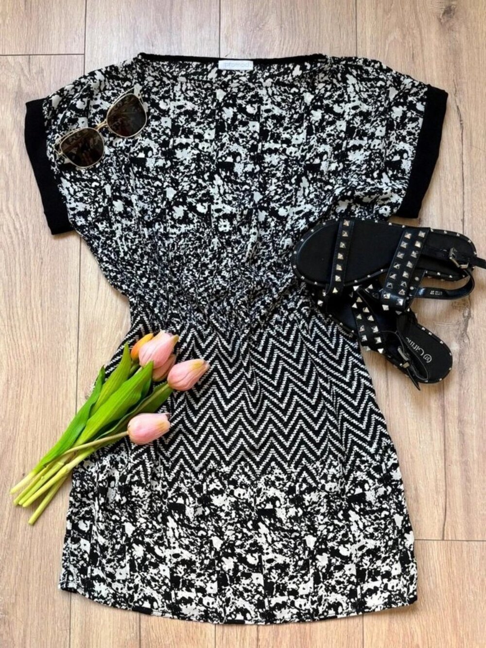 ​​Promod Ecru black printed dress Size 38 Fluid Satin Chic